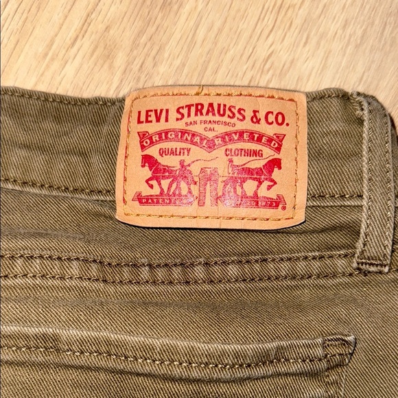 Levi 711 Skinny Jeans - Picture 4 of 4